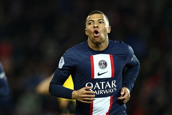 PSG reinstate Kylian Mbappe to first team after talks