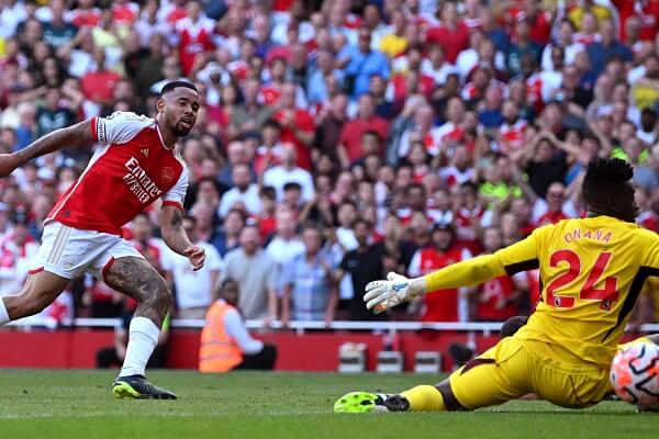Gabriel Jesus seals Arsenal's win against Manchester United